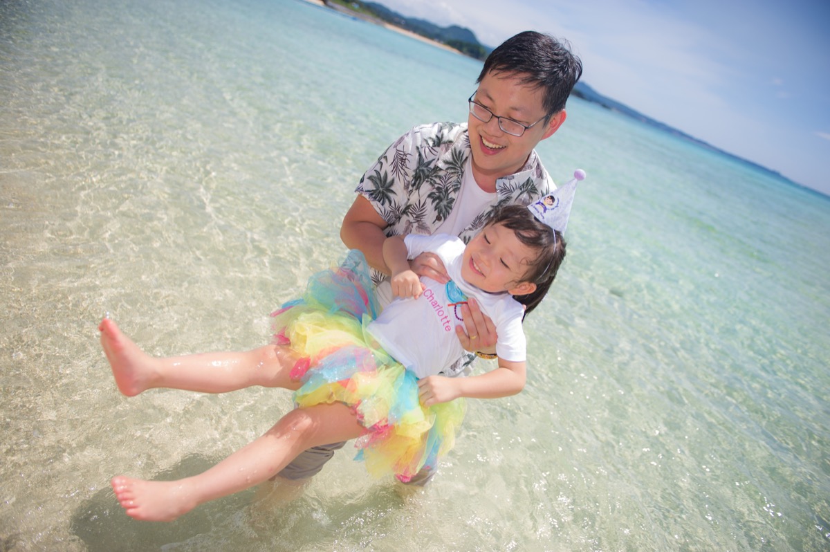 海灘玩水親子寫真|海邊家庭攝影|親子寫真|家庭攝影|小巴老師|第 3 張