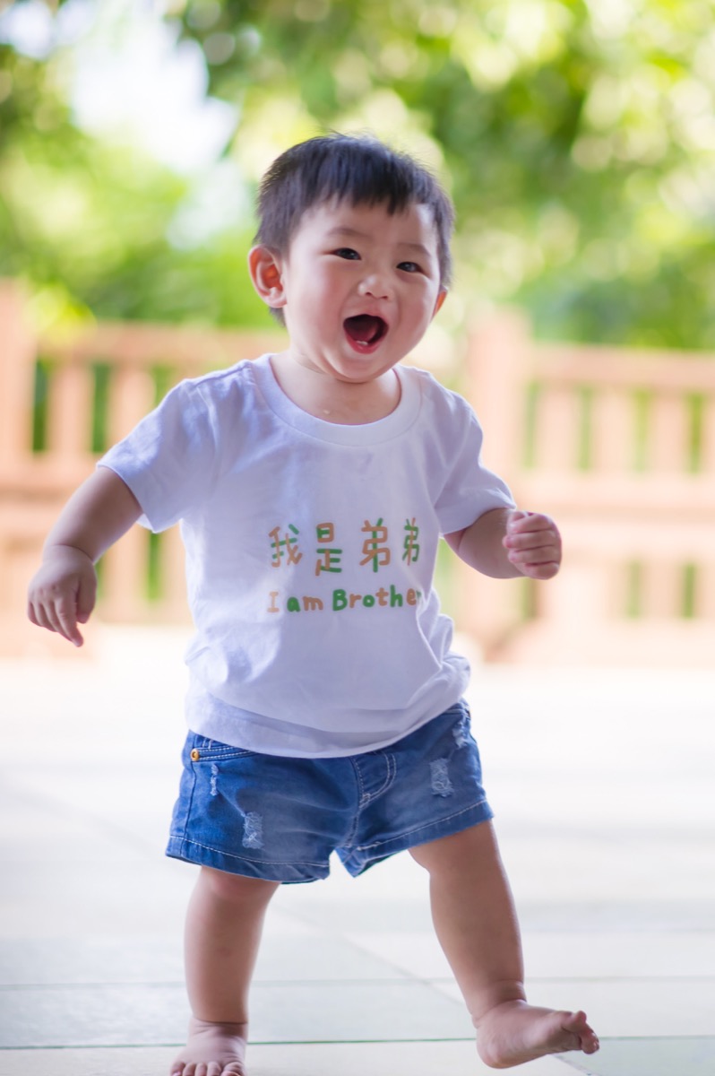 草地森林親子寫真|自然互動家庭攝影|親子寫真|家庭攝影|小巴老師|第 23 張