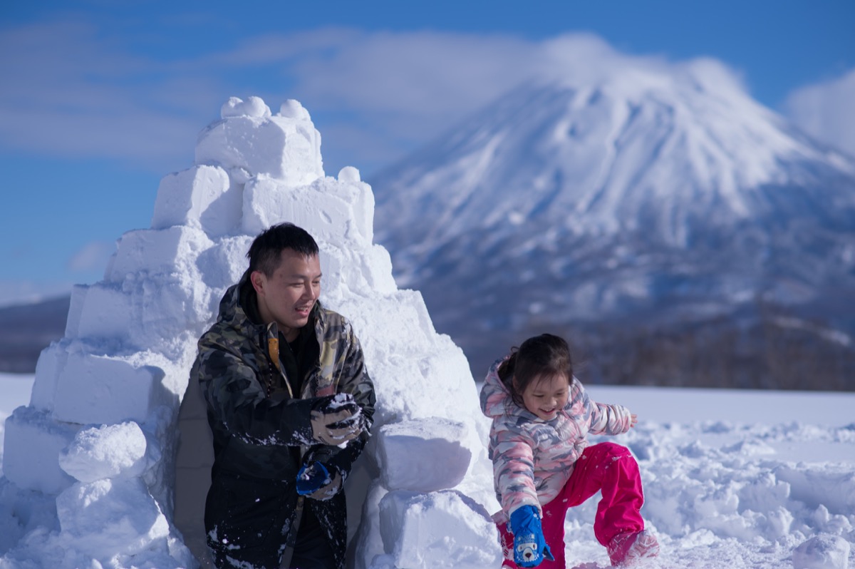 日本冬季滑雪玩雪親子寫真｜雪景家庭旅拍｜親子寫真｜家庭攝影｜小巴老師｜第 15 張