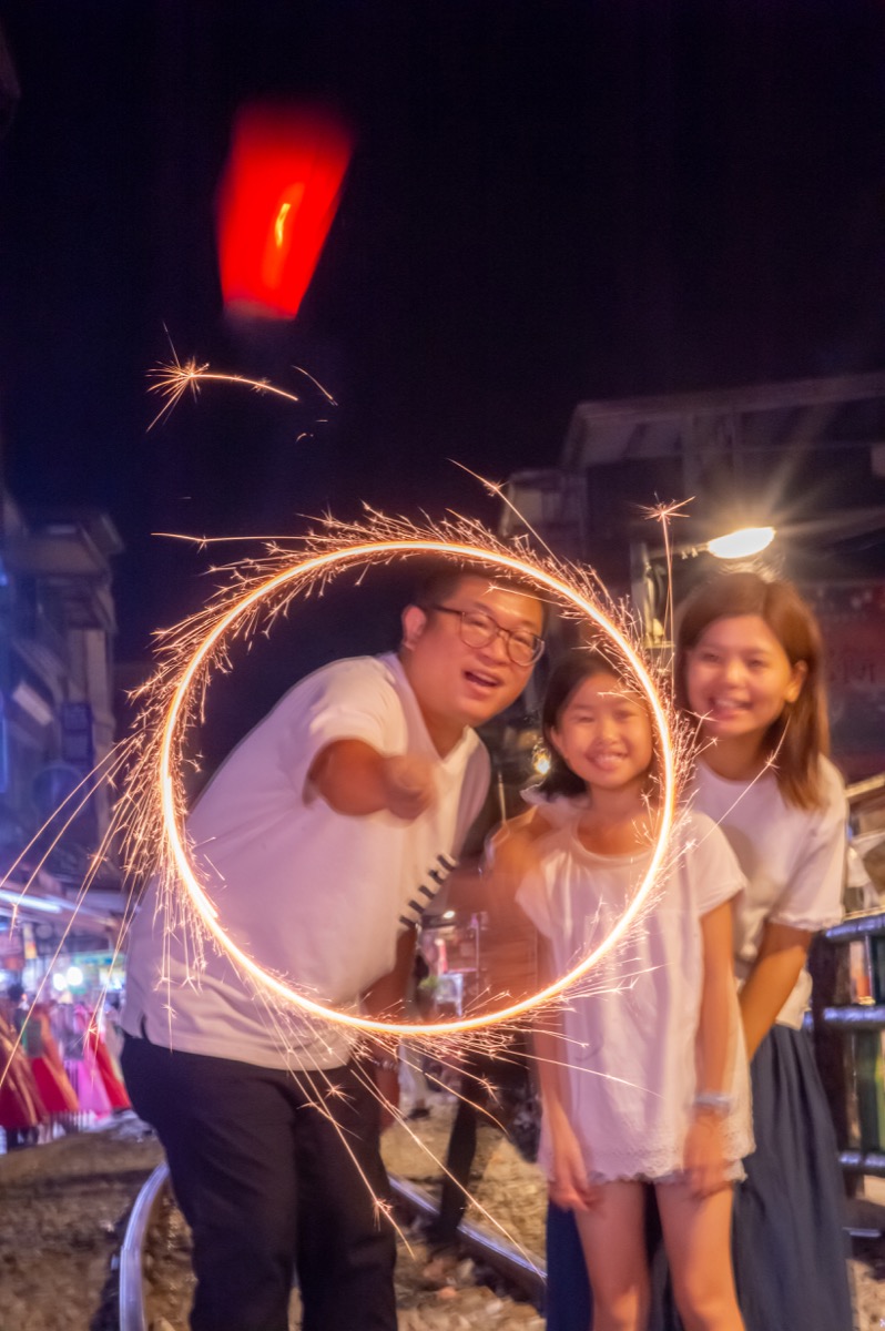 夜拍煙火聖誕節親子寫真｜夜景家庭攝影｜親子寫真｜家庭攝影｜小巴老師｜第 8 張