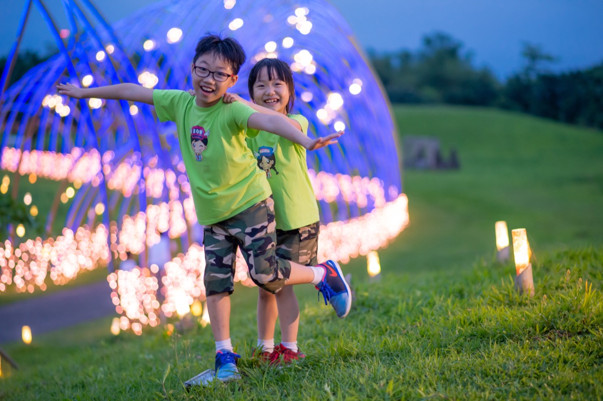 夜拍煙火聖誕節親子寫真｜夜景家庭攝影｜親子寫真｜家庭攝影｜小巴老師｜第 25 張