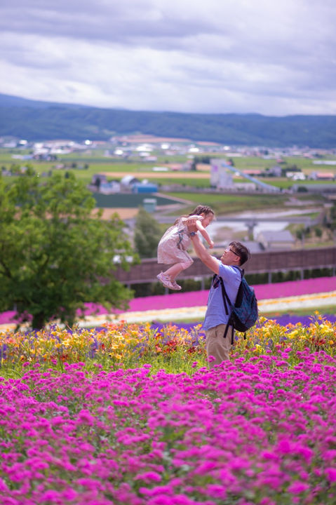 日本北海道夏季東北親子寫真｜花海、草原、自然旅拍｜親子寫真｜家庭攝影｜小巴老師｜第 39 張