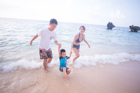 日本沖繩親子寫真｜海島沙灘家庭旅拍｜親子寫真｜家庭攝影｜小巴老師｜第 15 張