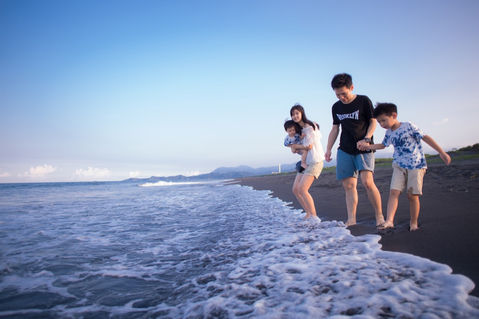 海灘玩水親子寫真｜海邊家庭攝影｜親子寫真｜家庭攝影｜小巴老師｜第 62 張